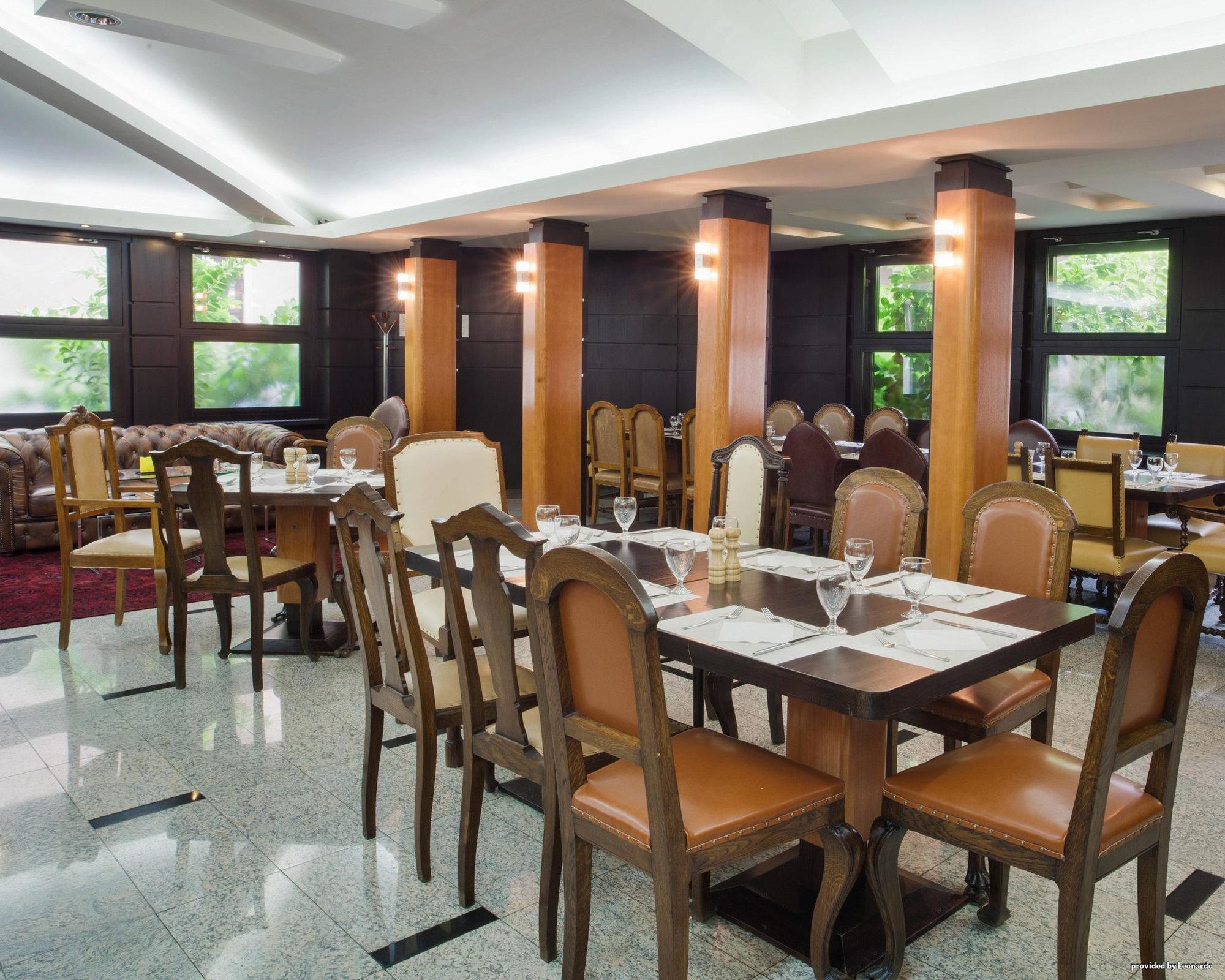 Hotel Forum Garni Subotica Buitenkant foto