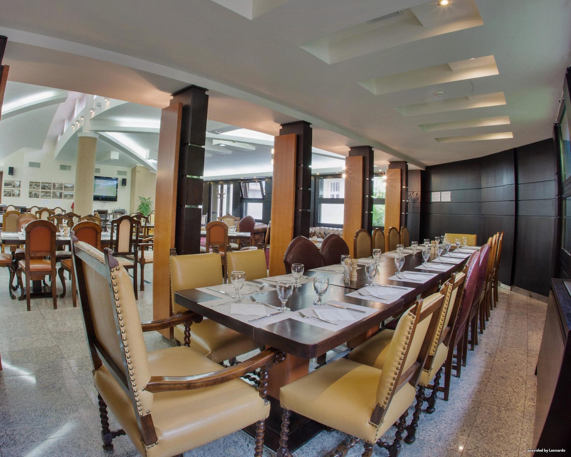 Hotel Forum Garni Subotica Buitenkant foto