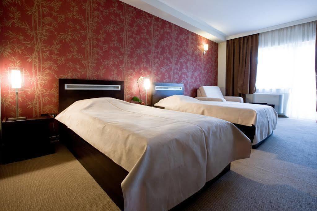 Hotel Forum Garni Subotica Buitenkant foto