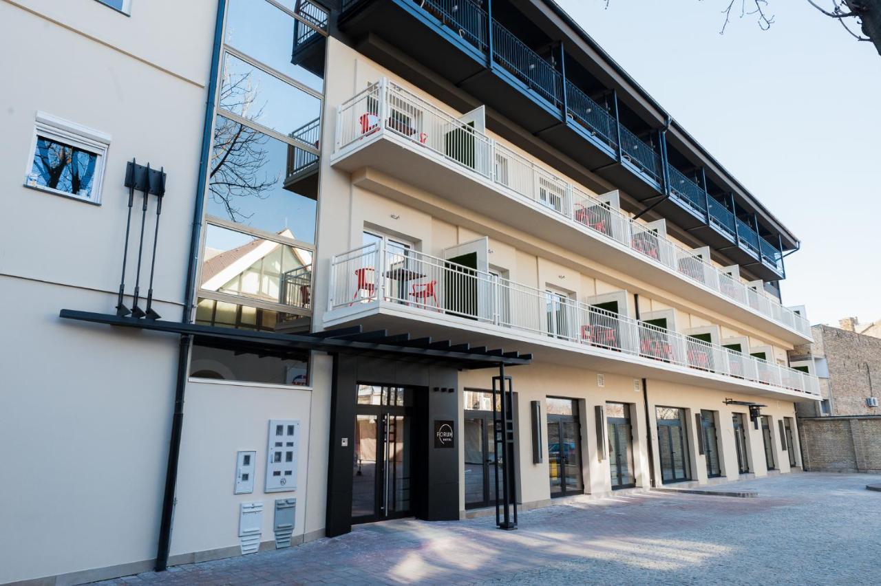 Hotel Forum Garni Subotica Buitenkant foto